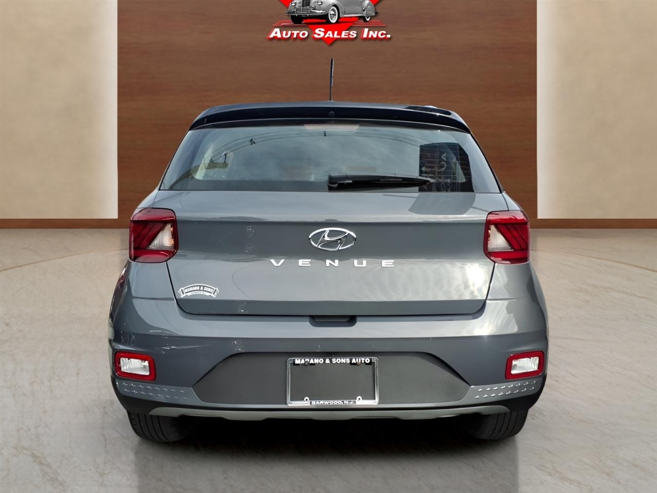 Hyundai Venue Limited IVT 2025
