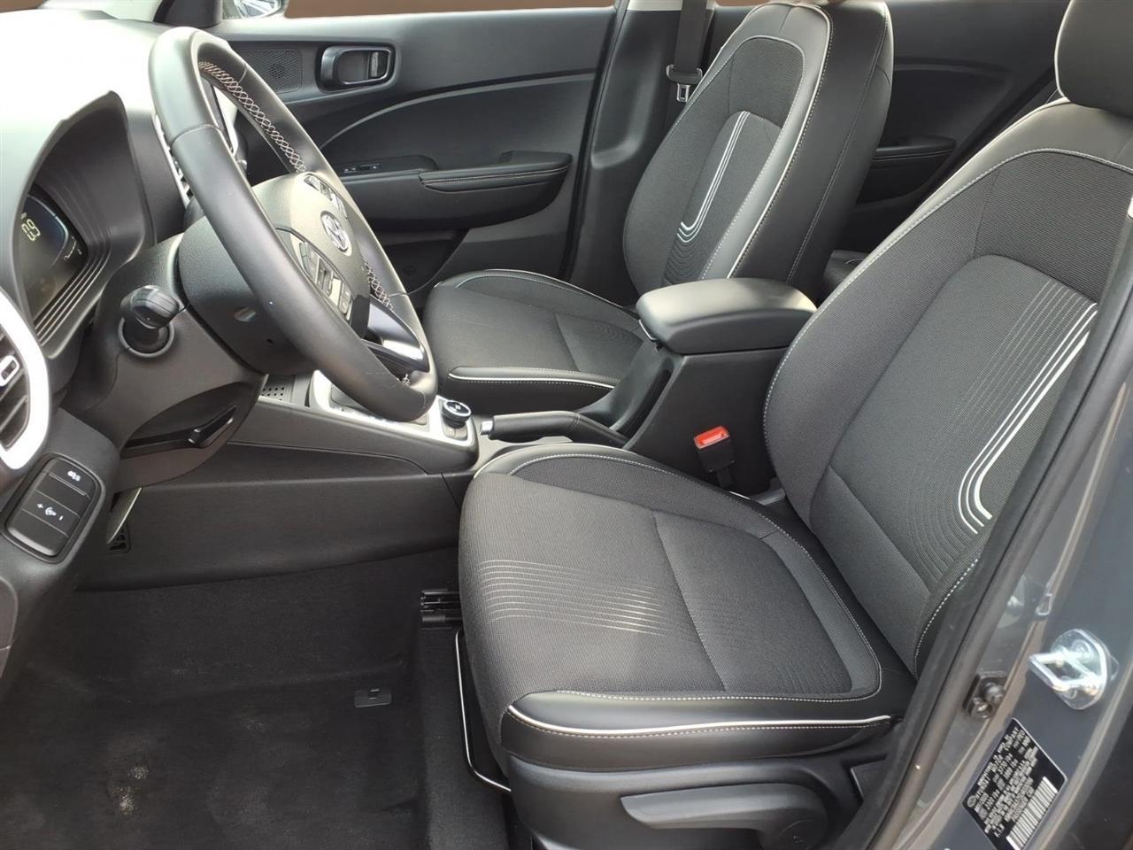 Hyundai Venue Limited IVT 2025