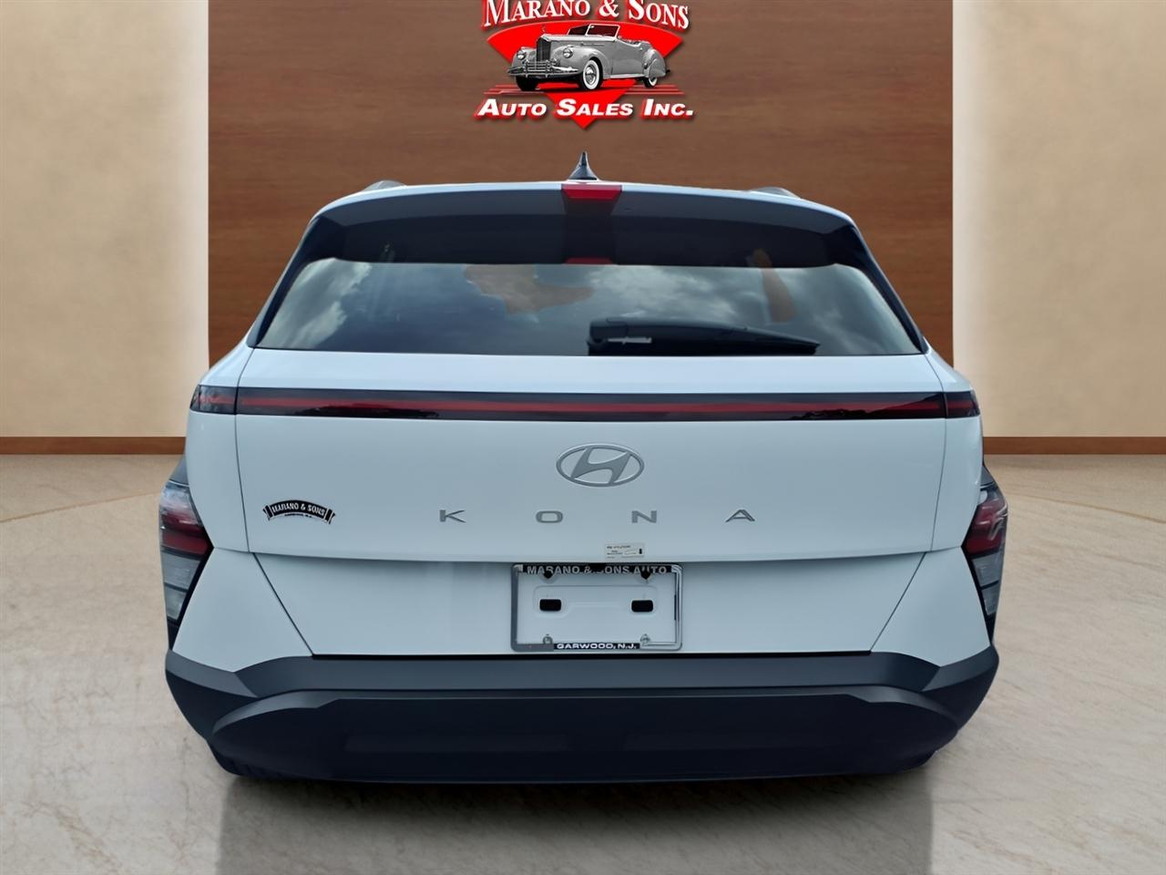 Hyundai Kona SEL FWD 2024