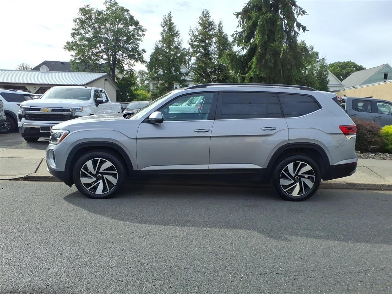 Volkswagen Atlas 2.0T SE w/Technology 4MOTION 2026