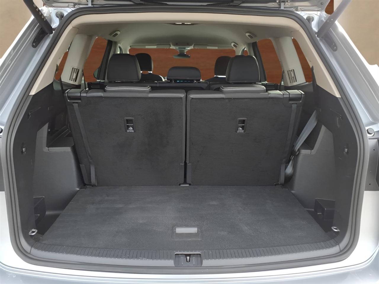 Volkswagen Atlas 2.0T SE w/Technology 4MOTION 2026