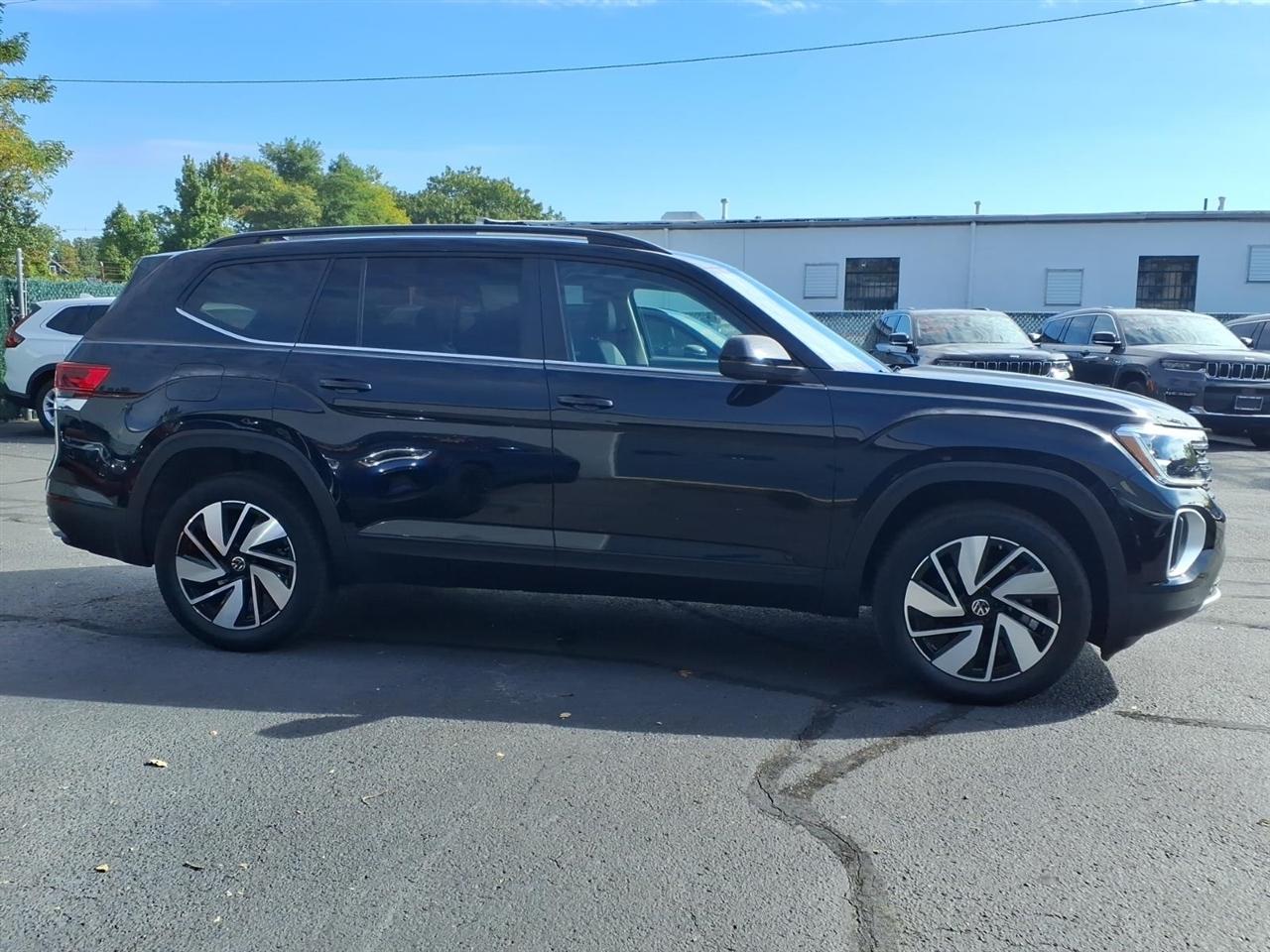 Volkswagen Atlas 2.0T SE w/Technology 4MOTION 2025