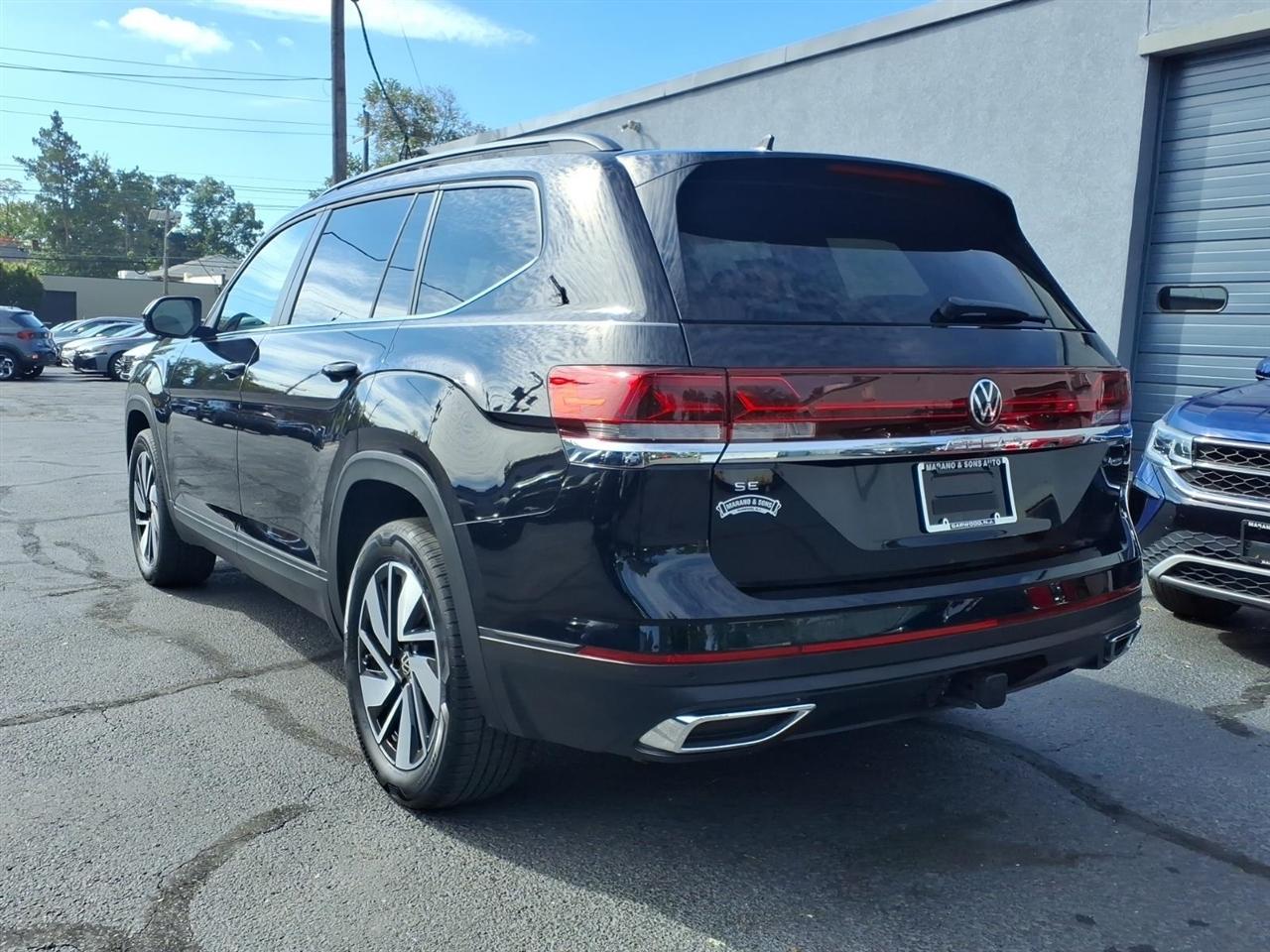 Volkswagen Atlas 2.0T SE w/Technology 4MOTION 2025