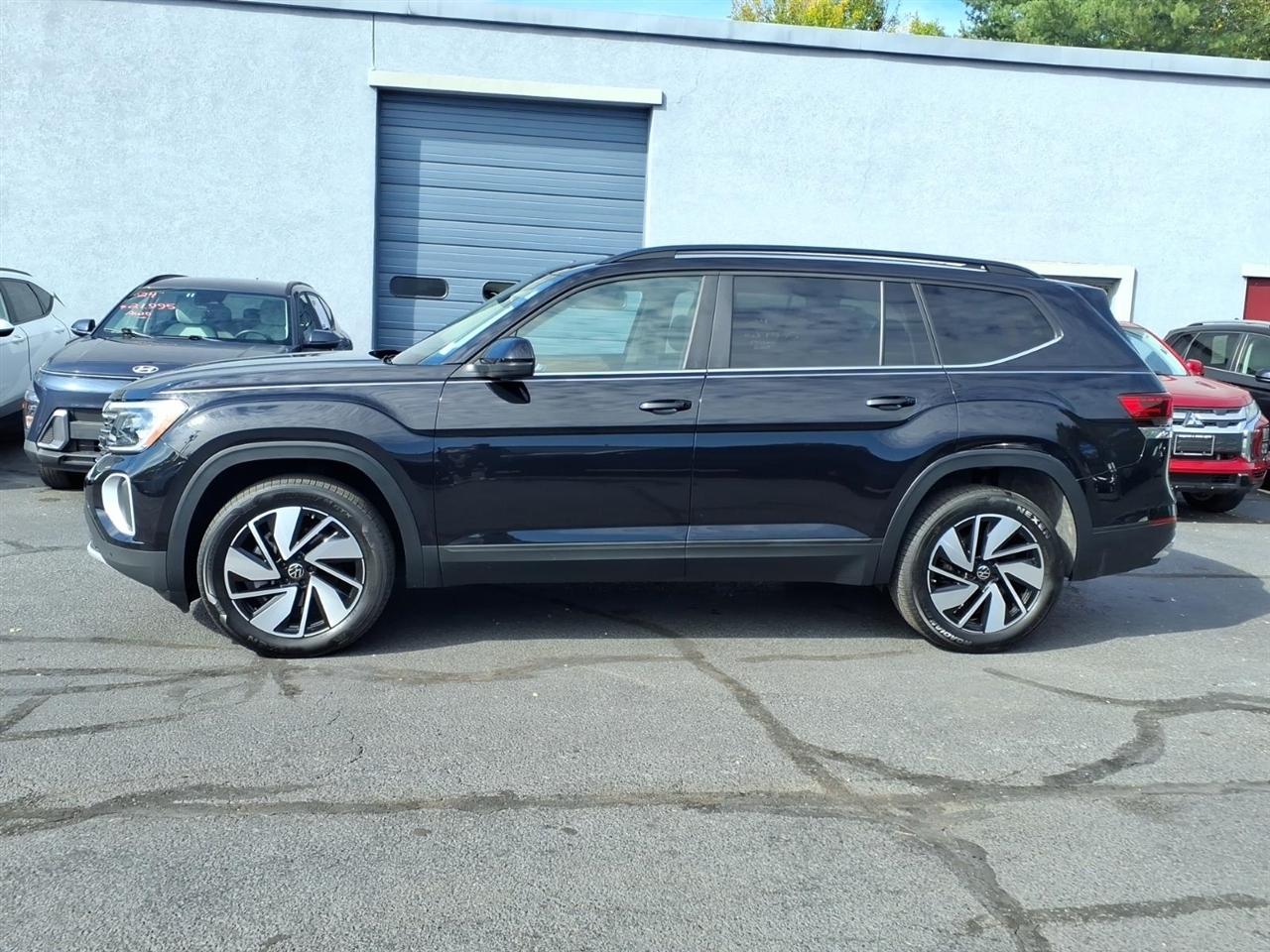 Volkswagen Atlas 2.0T SE w/Technology 4MOTION 2025