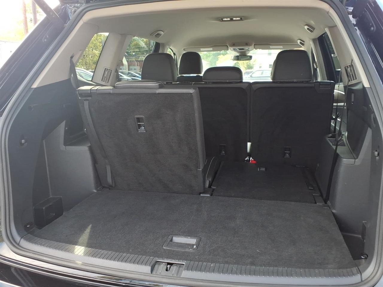 Volkswagen Atlas 2.0T SE w/Technology 4MOTION 2025