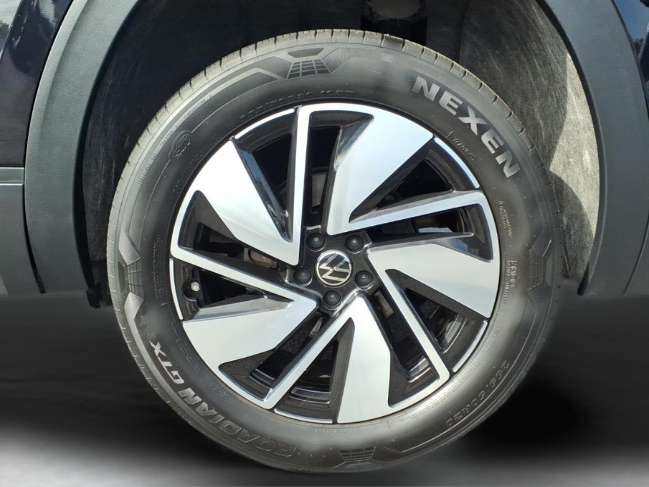Volkswagen Atlas 2.0T SE w/Technology 4MOTION 2025