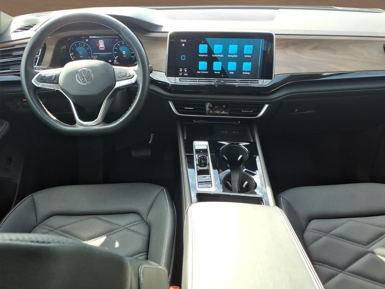 Volkswagen Atlas 2.0T SE w/Technology 4MOTION 2025
