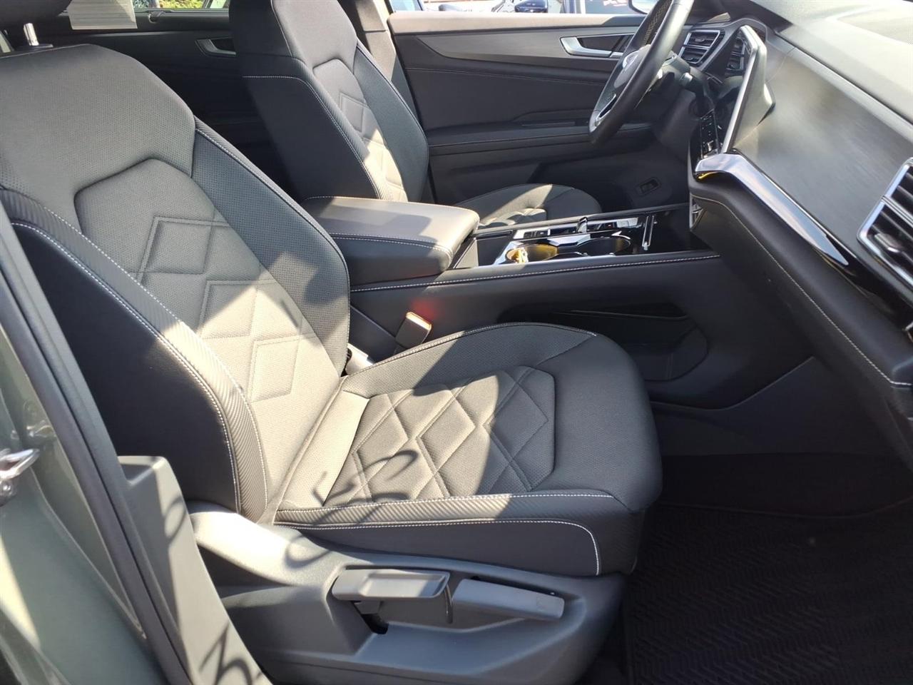 Volkswagen Atlas Cross Sport 2.0T SE w/Technology 4MOTION 2026