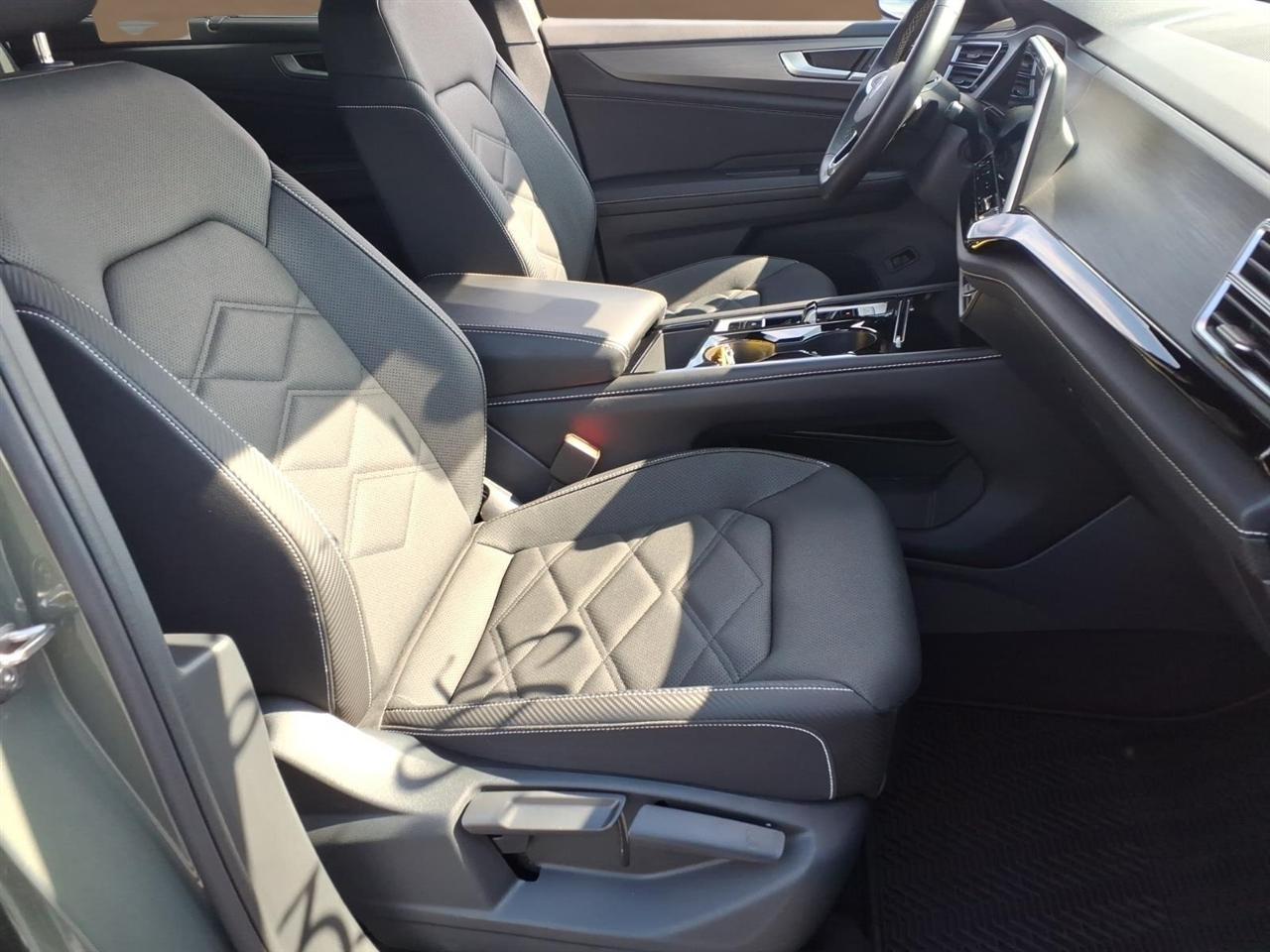Volkswagen Atlas Cross Sport 2.0T SE w/Technology 4MOTION 2026