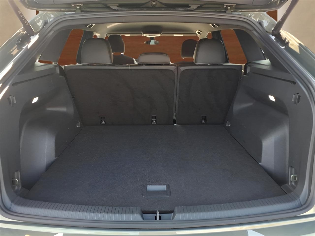 Volkswagen Atlas Cross Sport 2.0T SE w/Technology 4MOTION 2026