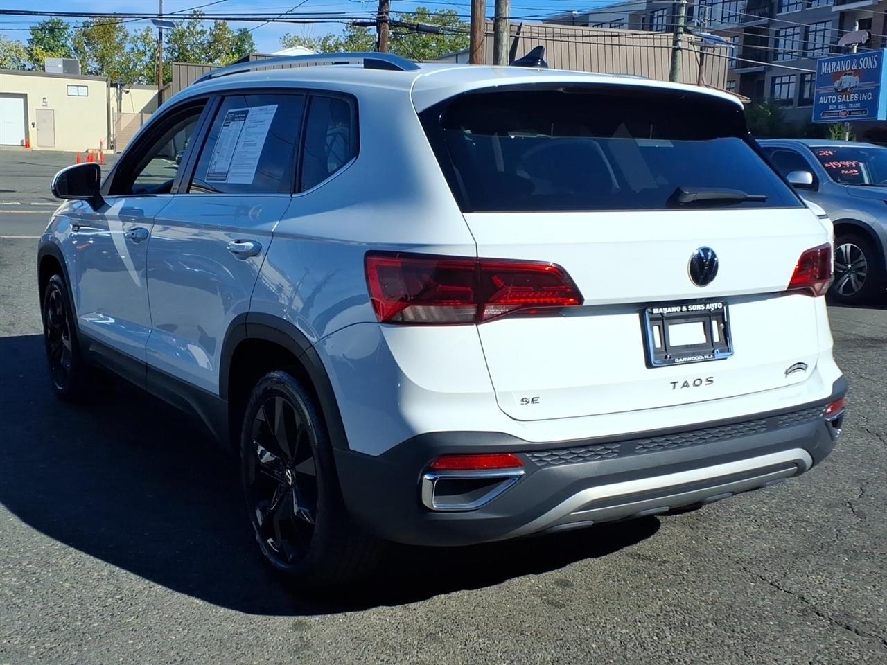 Volkswagen Taos SE FWD 2024