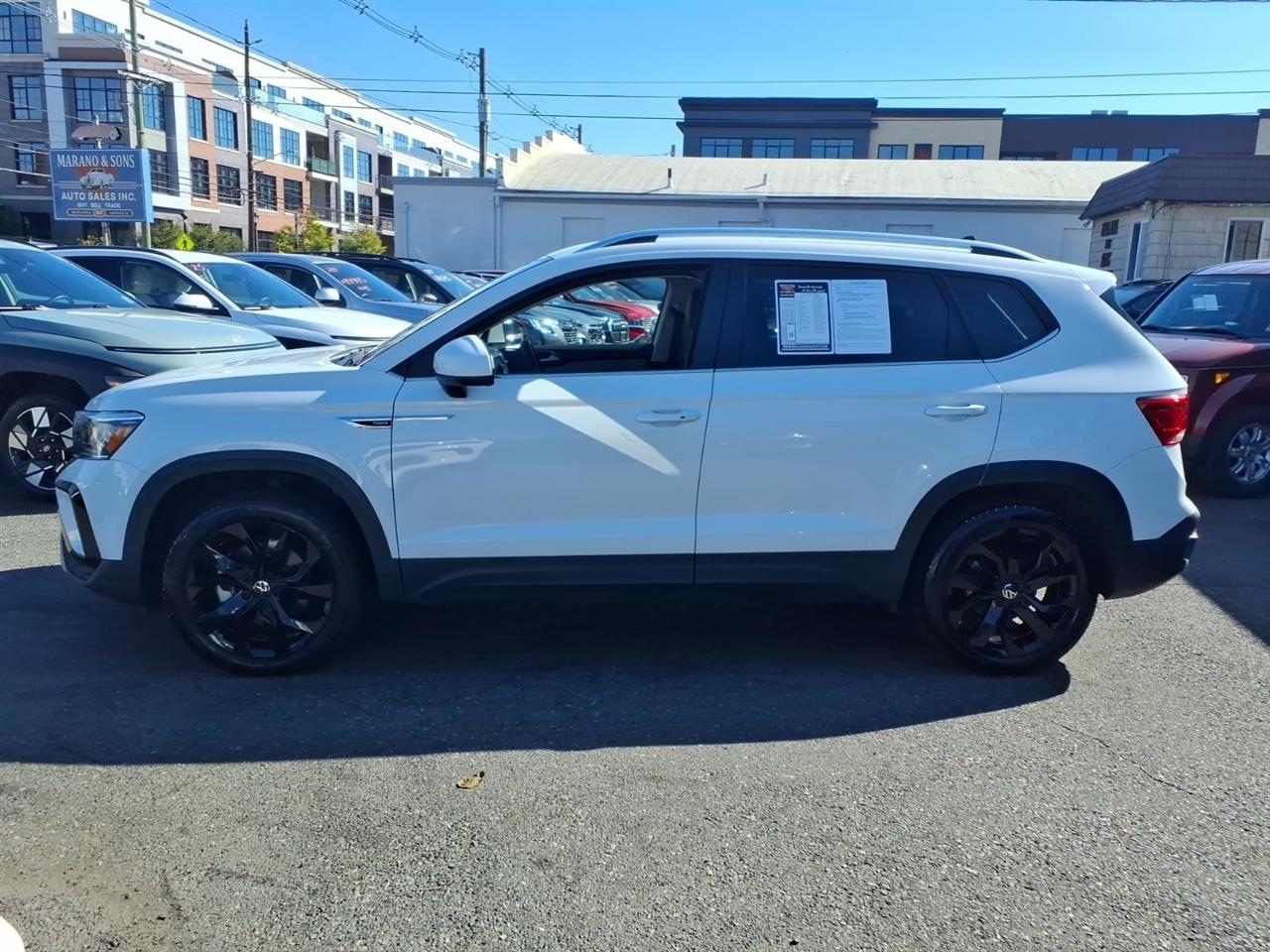 Volkswagen Taos SE FWD 2024