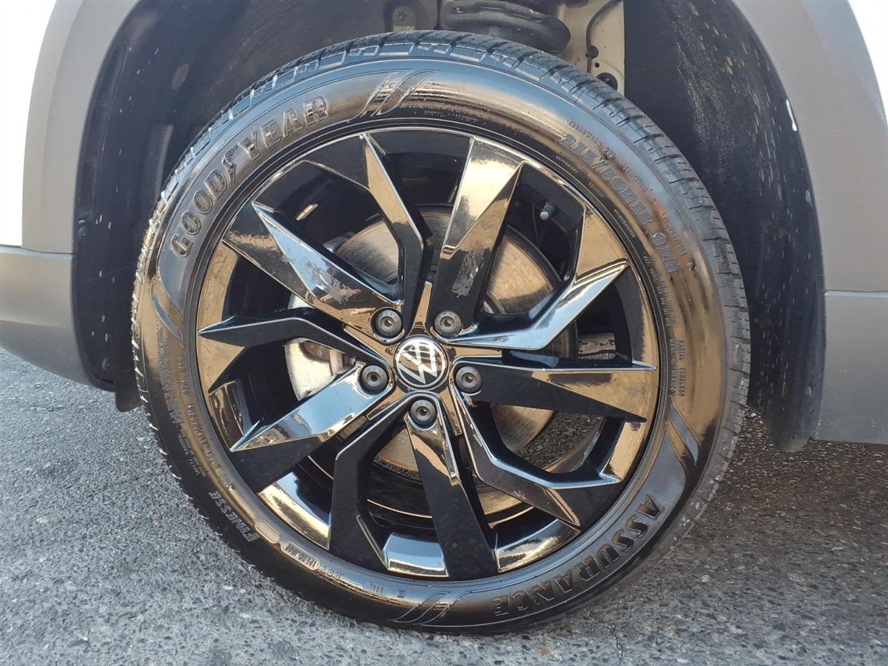 Volkswagen Taos SE FWD 2024