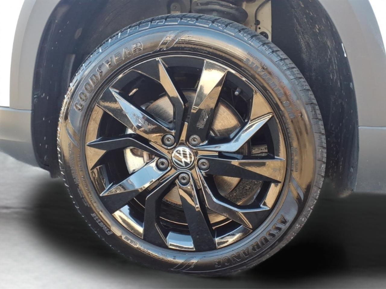 Volkswagen Taos SE FWD 2024