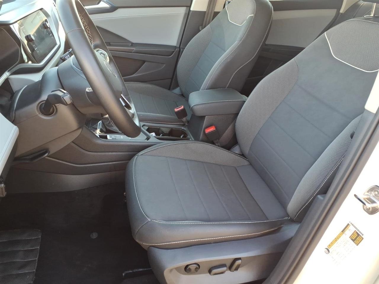 Volkswagen Taos SE FWD 2024