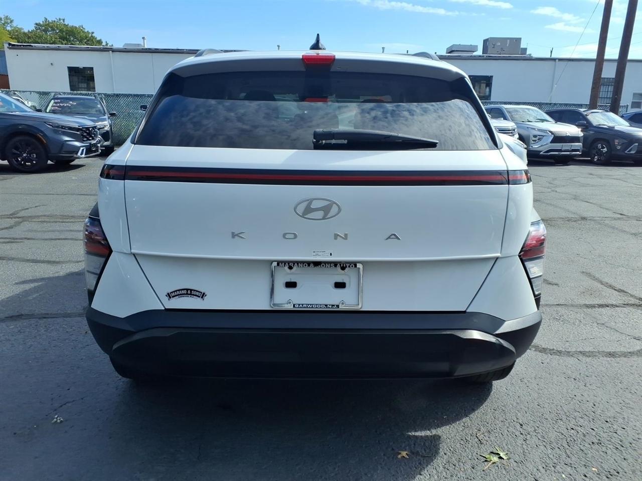 Hyundai Kona SEL FWD 2024