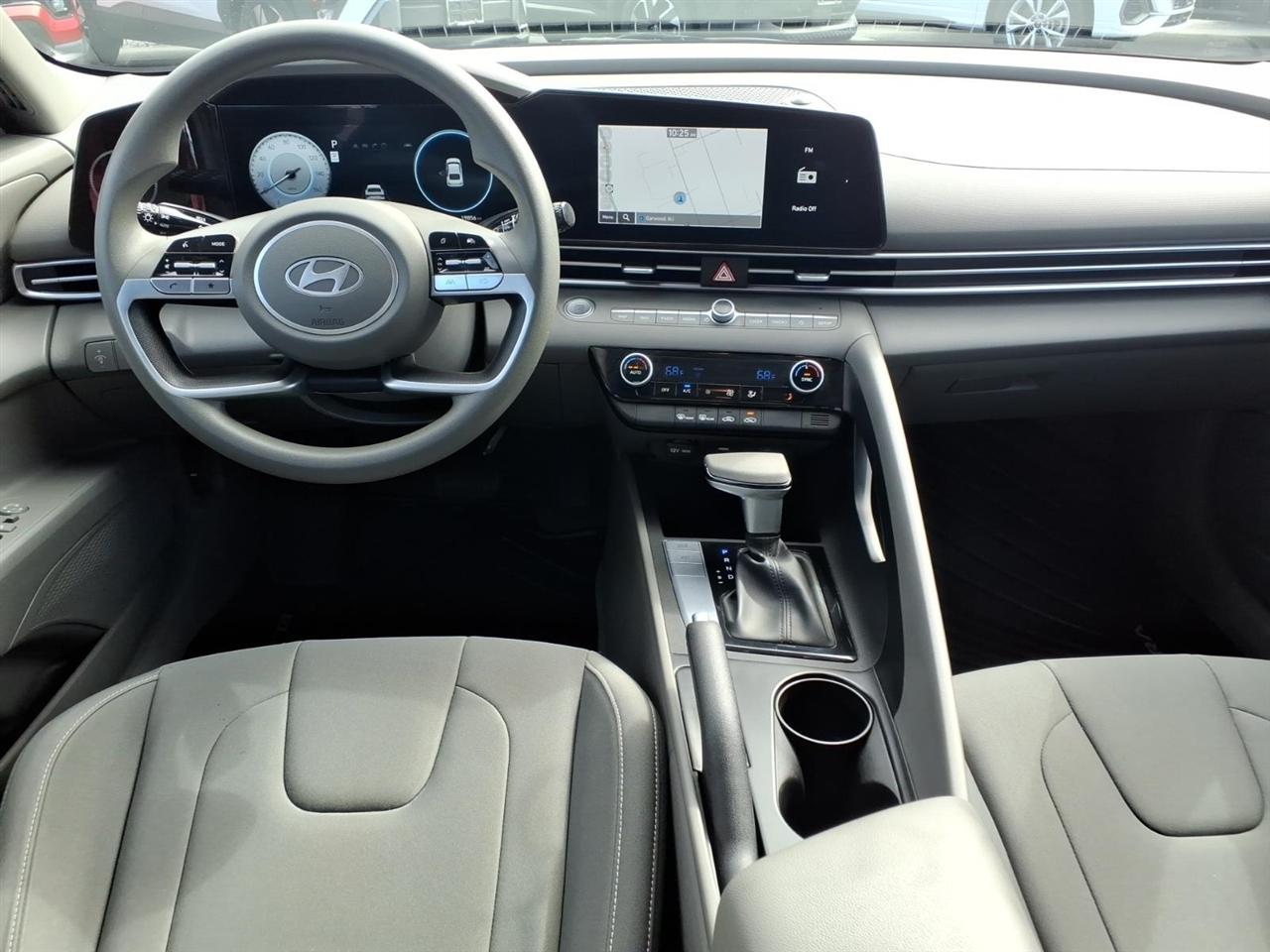 Hyundai Elantra SEL IVT 2024