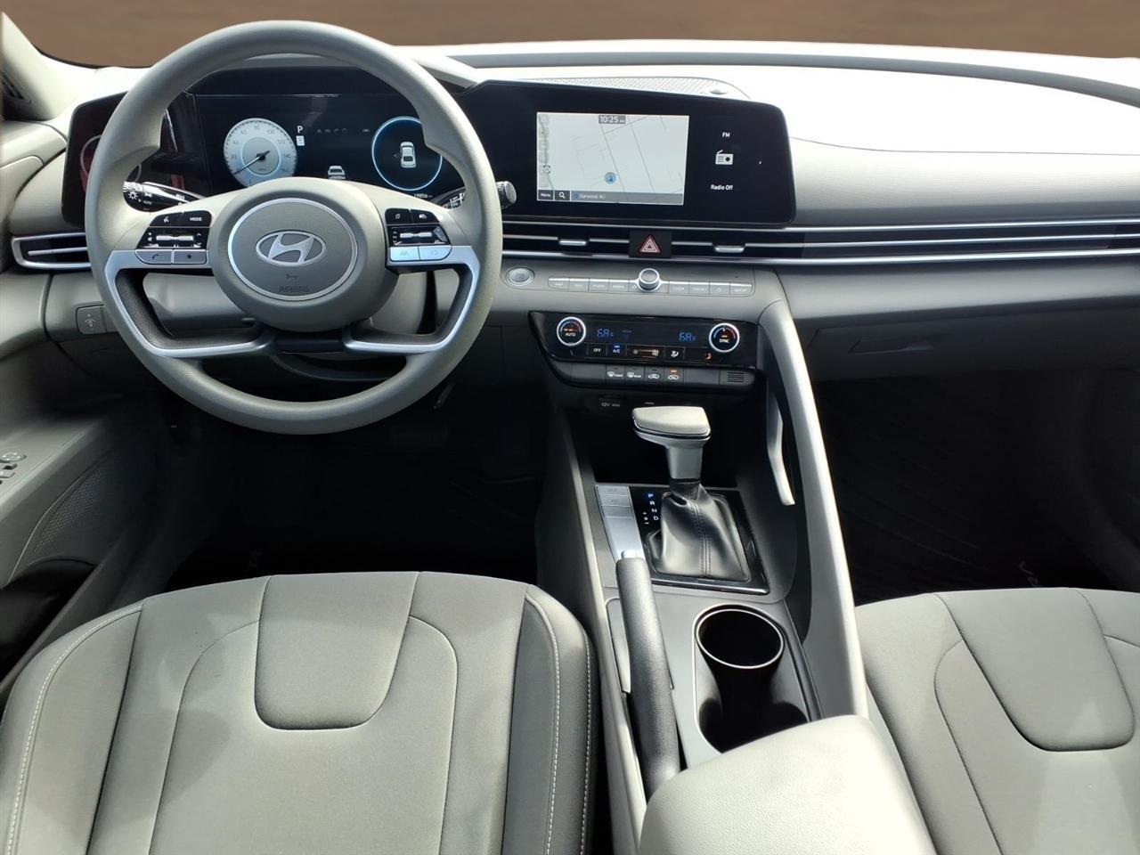Hyundai Elantra SEL IVT 2024