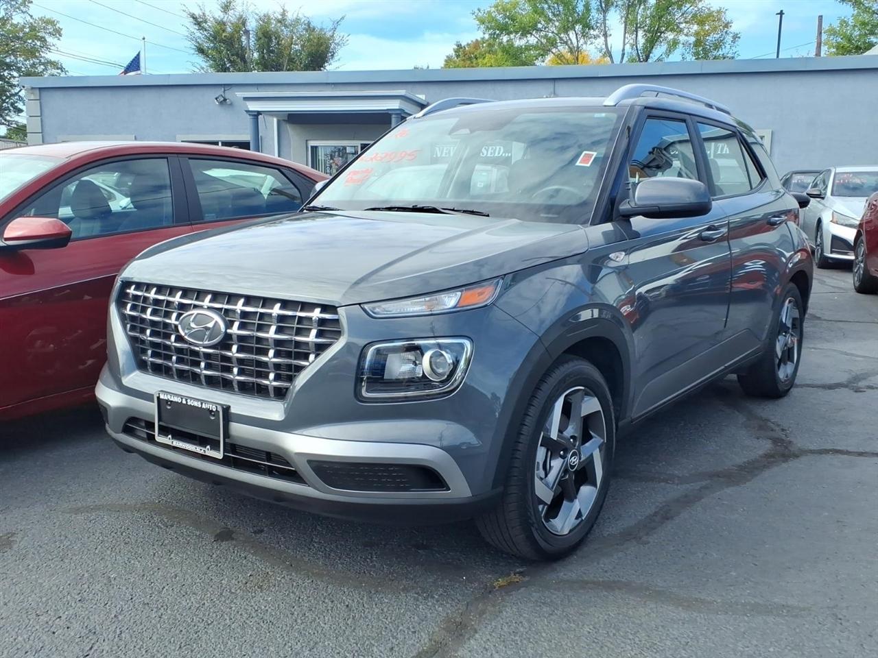 Hyundai Venue SEL FWD 2026
