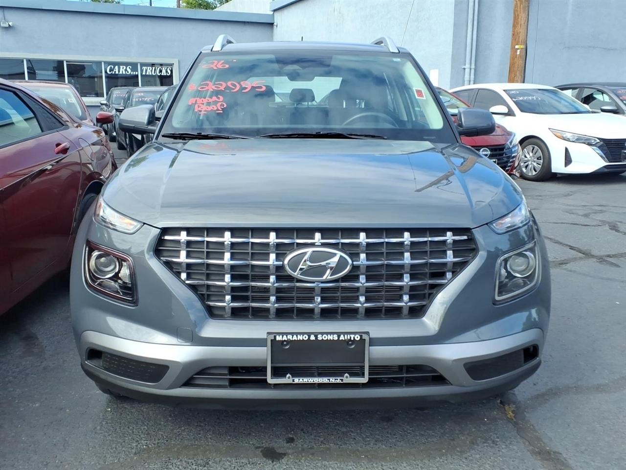 Hyundai Venue SEL FWD 2026