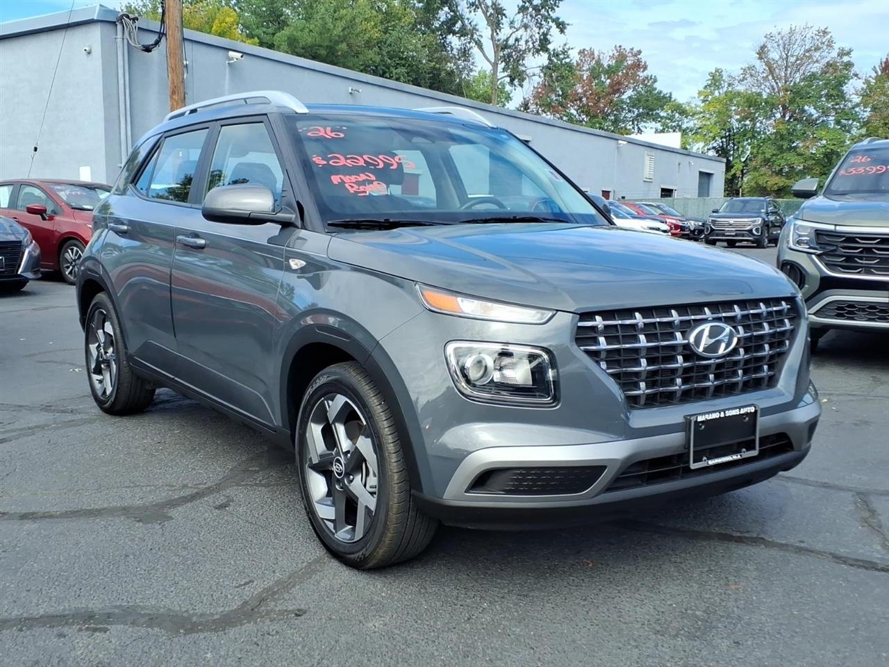 Hyundai Venue SEL FWD 2026