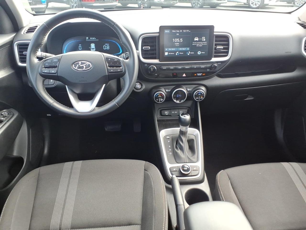 Hyundai Venue SEL FWD 2026