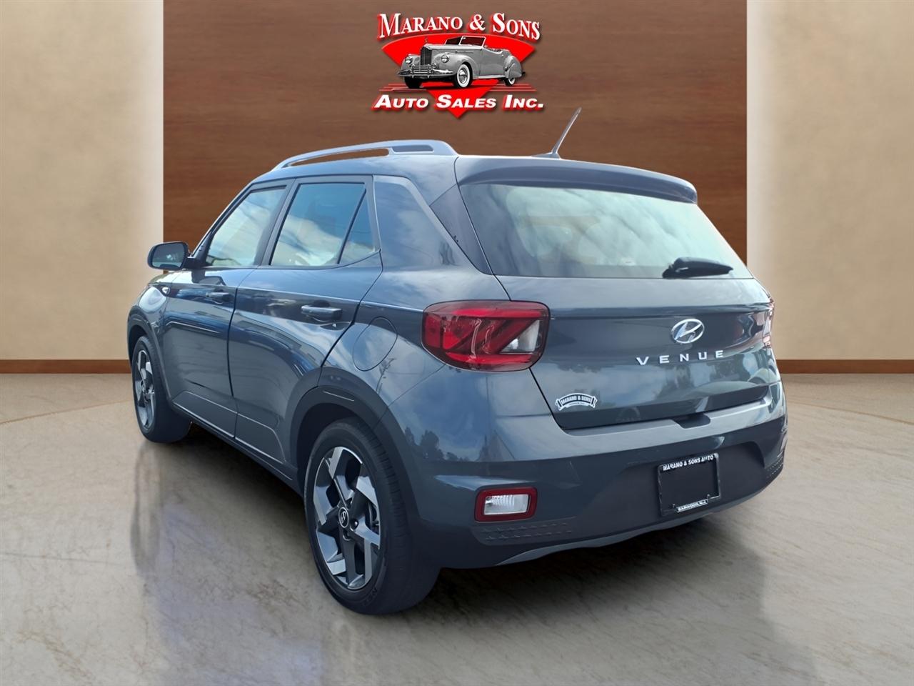 Hyundai Venue SEL FWD 2026