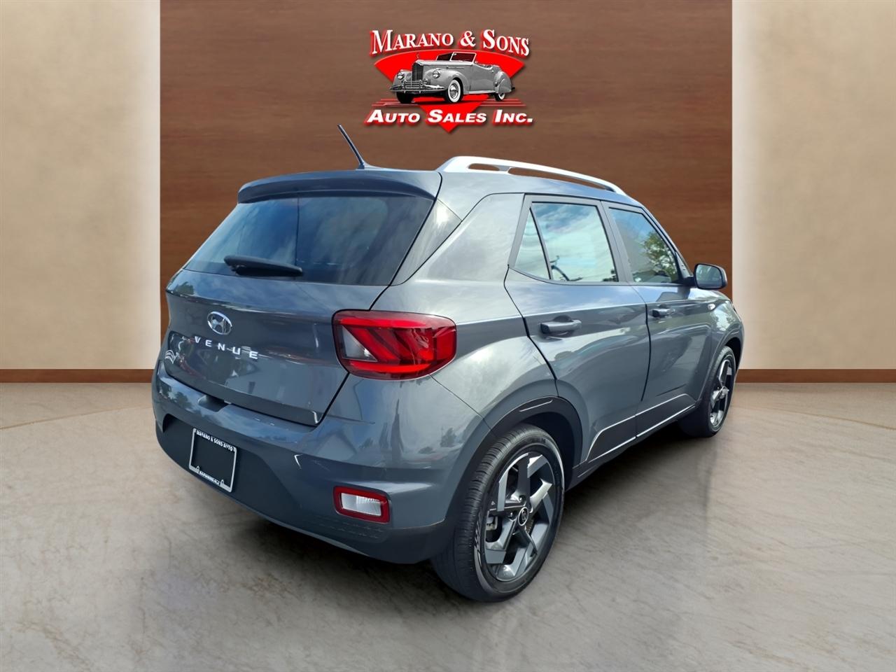 Hyundai Venue SEL FWD 2026