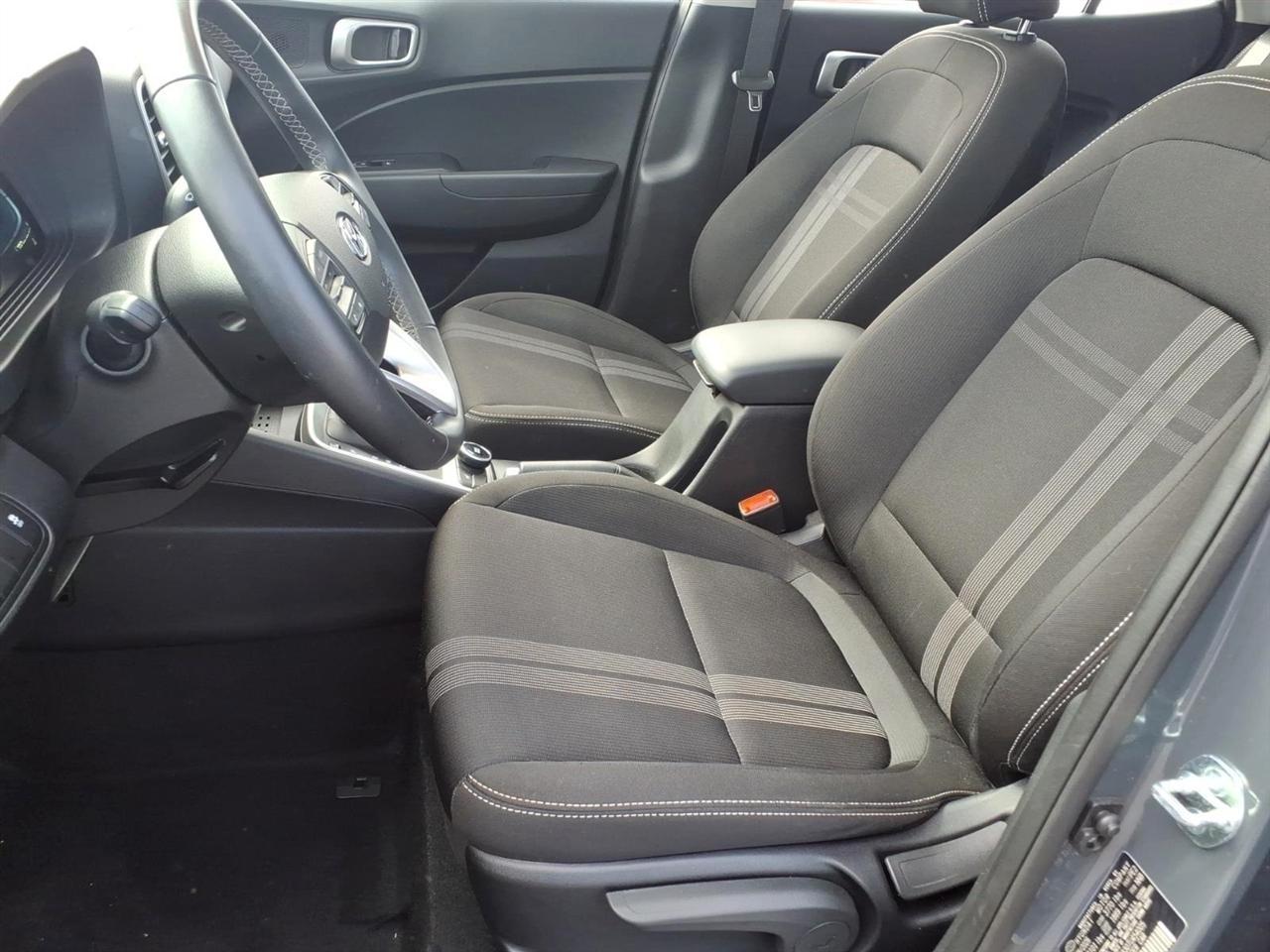 Hyundai Venue SEL FWD 2026
