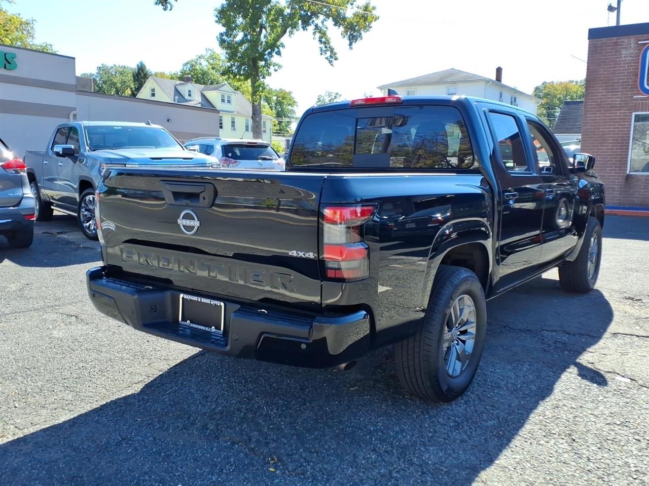 Nissan Frontier Crew Cab 4x4 SV 2026