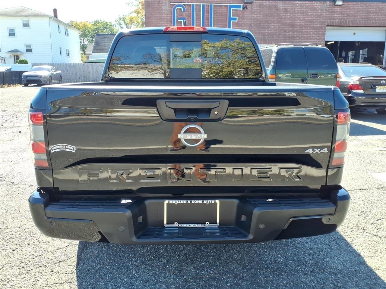 Nissan Frontier Crew Cab 4x4 SV 2026
