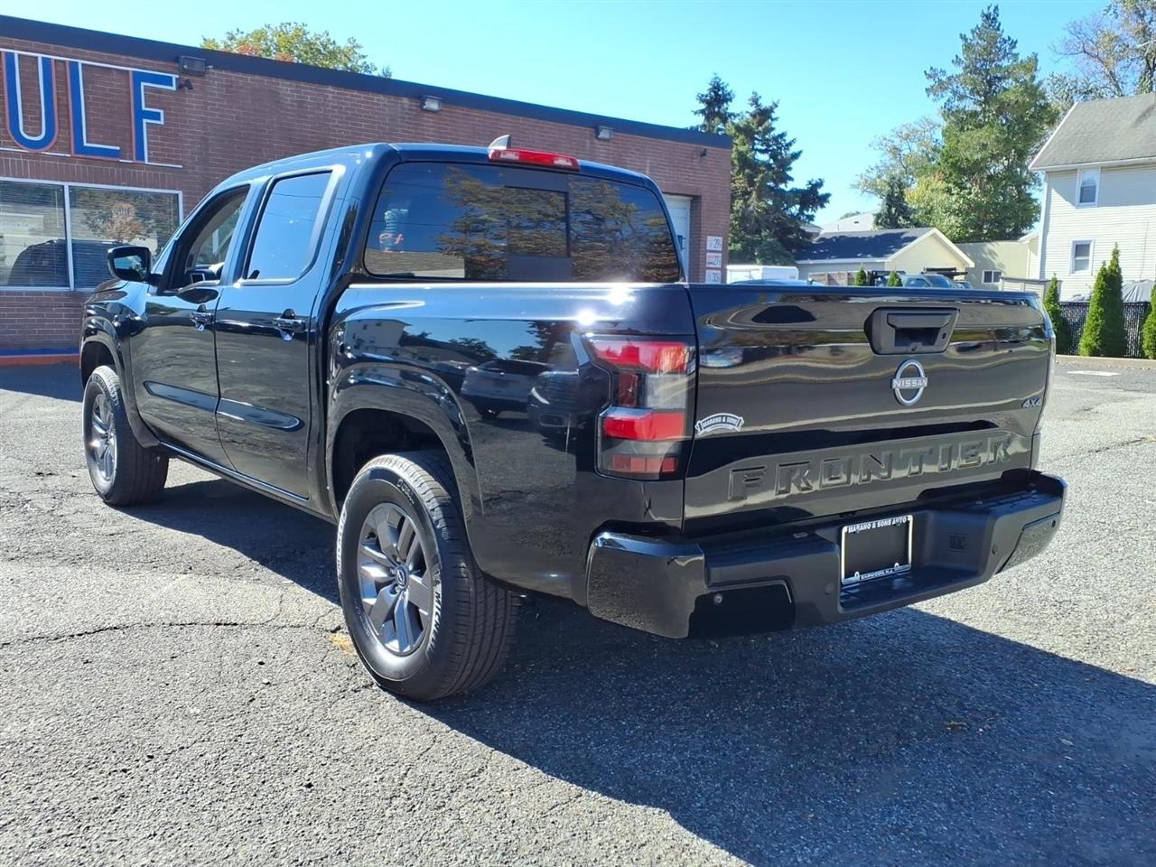 Nissan Frontier Crew Cab 4x4 SV 2026