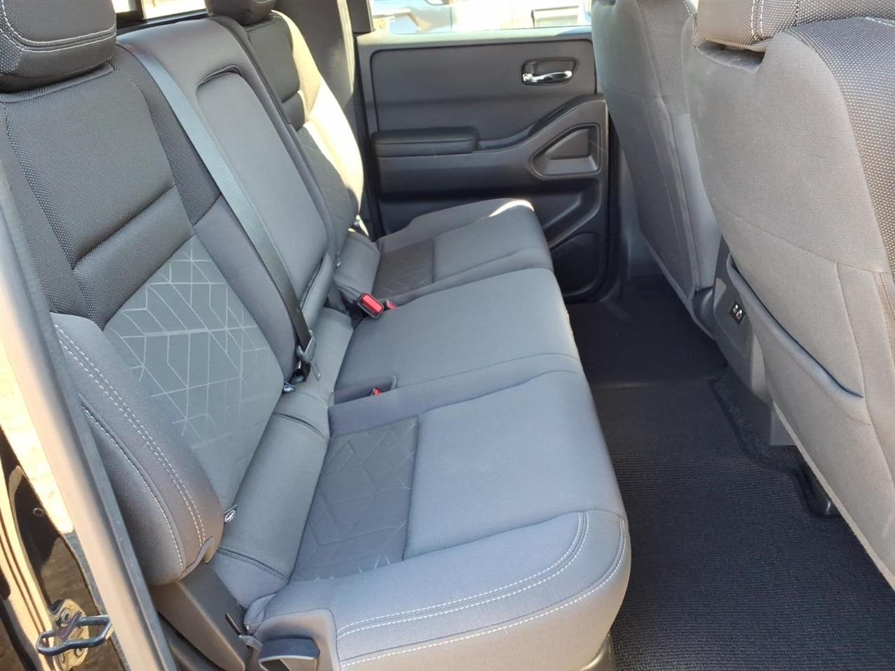 Nissan Frontier Crew Cab 4x4 SV 2026