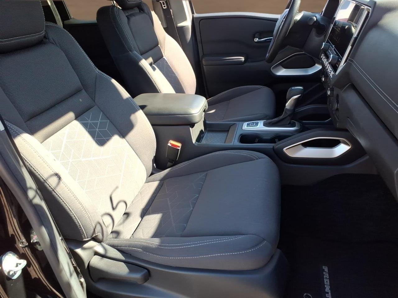 Nissan Frontier Crew Cab 4x4 SV 2026