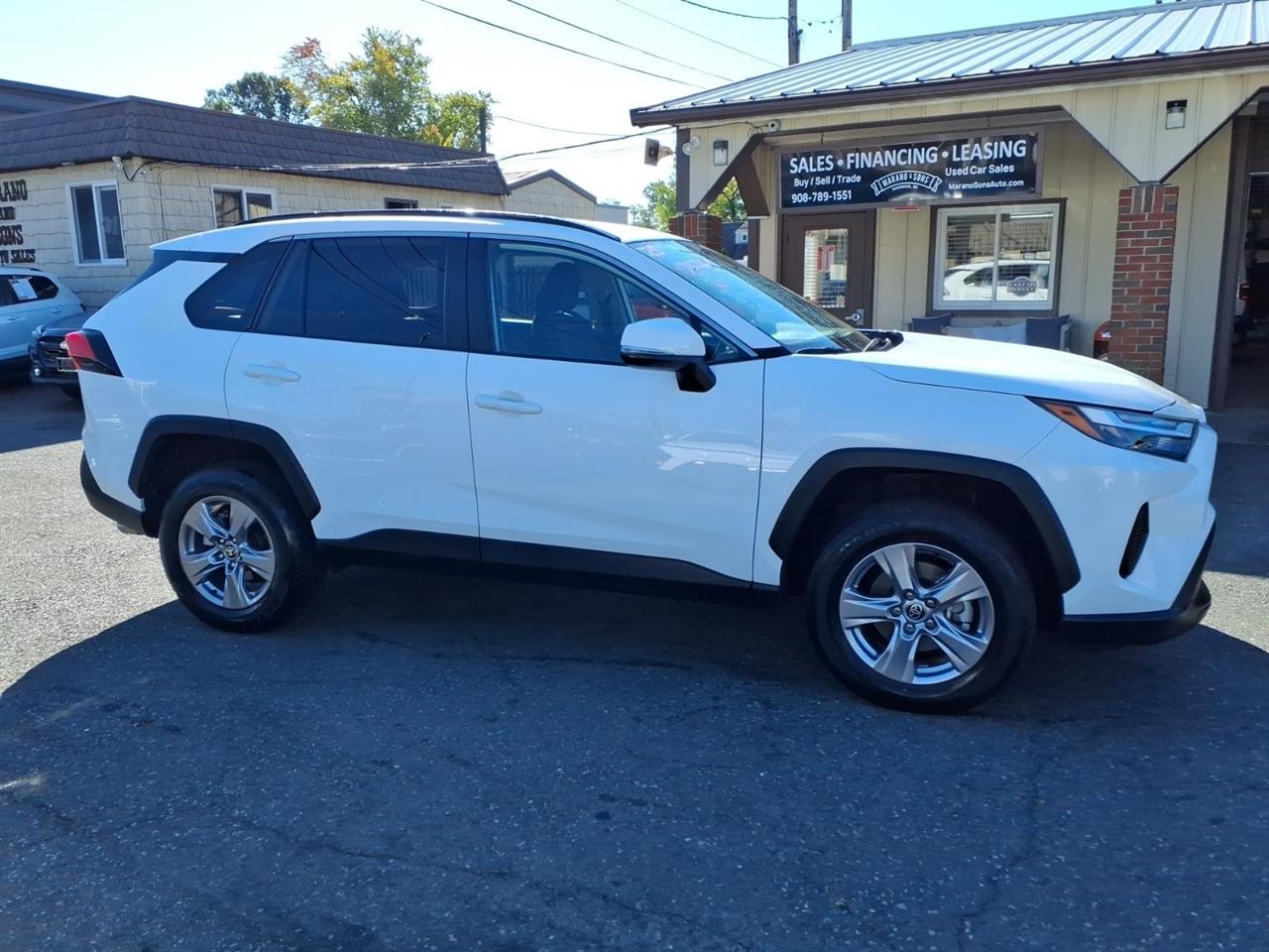 Toyota RAV4 XLE FWD (Natl) 2025