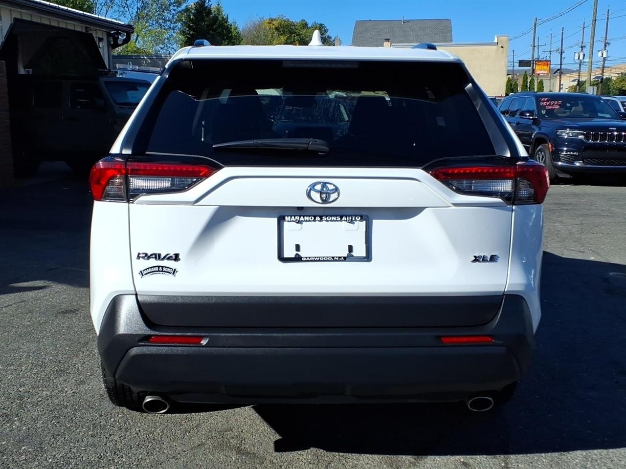 Toyota RAV4 XLE FWD (Natl) 2025