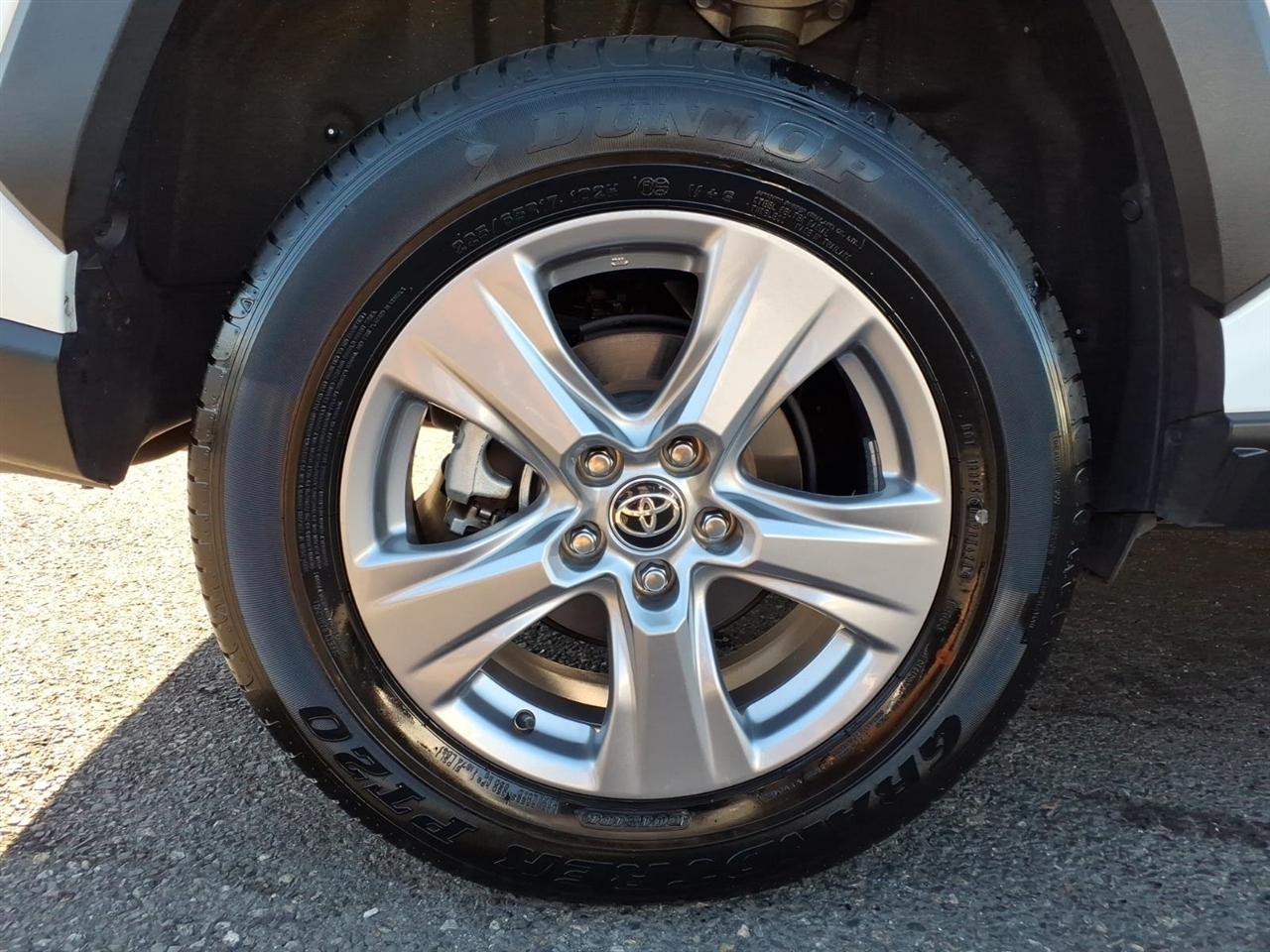 Toyota RAV4 XLE FWD (Natl) 2025