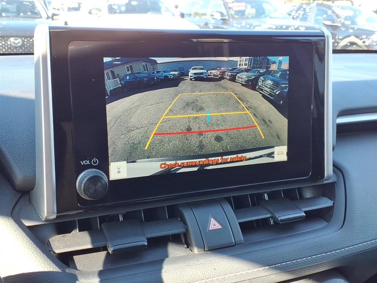 Toyota RAV4 XLE FWD (Natl) 2025