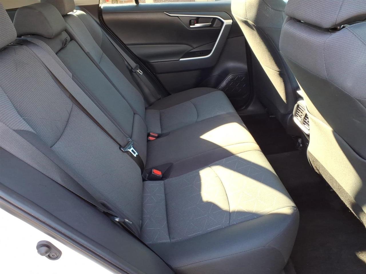 Toyota RAV4 XLE FWD (Natl) 2025
