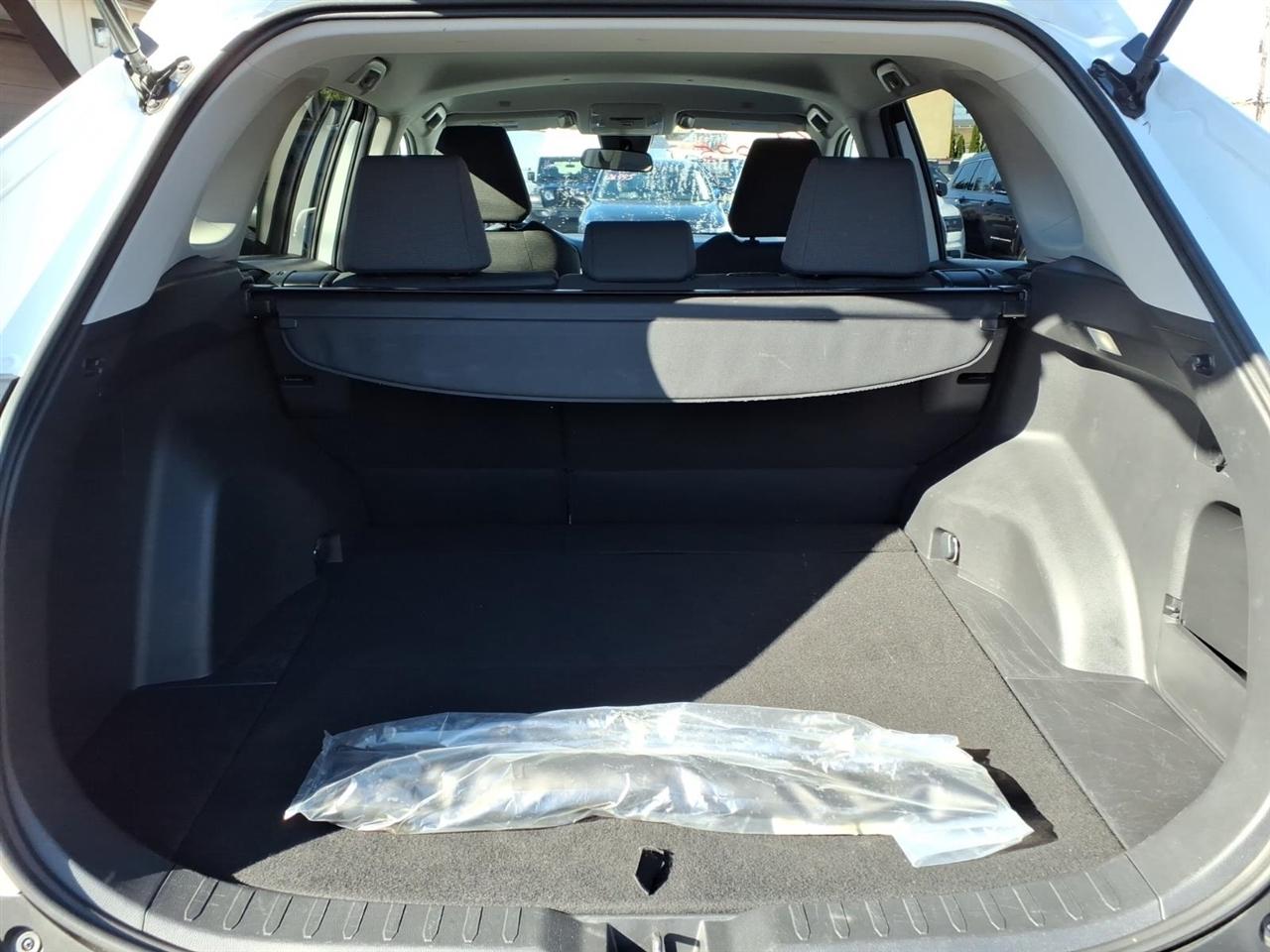 Toyota RAV4 XLE FWD (Natl) 2025