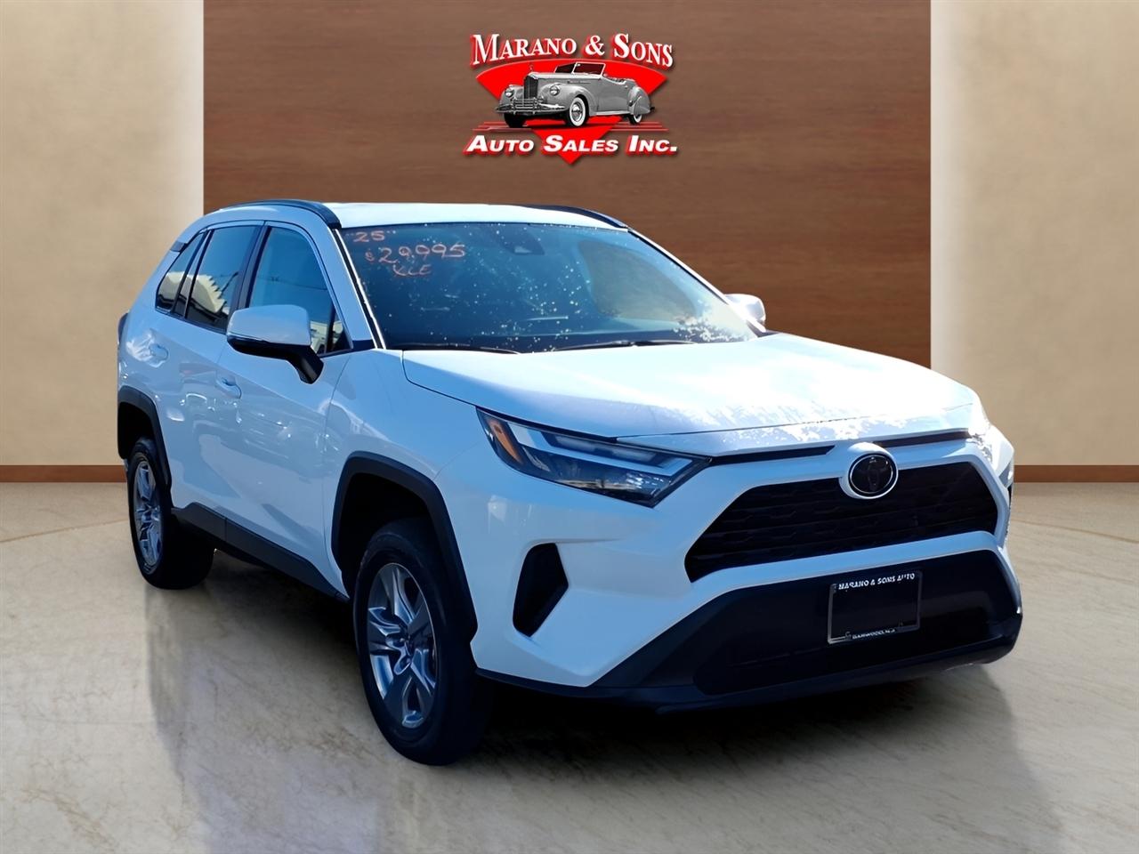 Toyota RAV4 XLE FWD (Natl) 2025