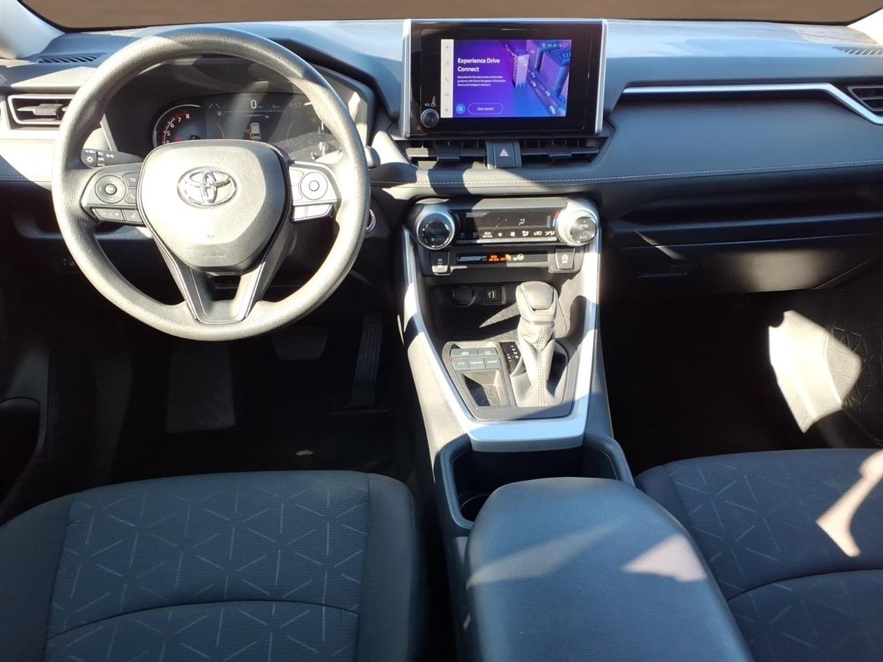 Toyota RAV4 XLE FWD (Natl) 2025