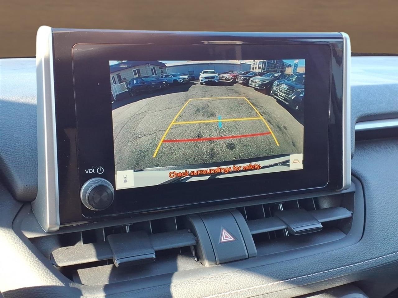 Toyota RAV4 XLE FWD (Natl) 2025