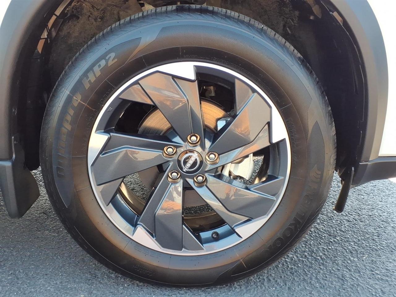 Nissan Rogue AWD SV *Ltd Avail* 2026