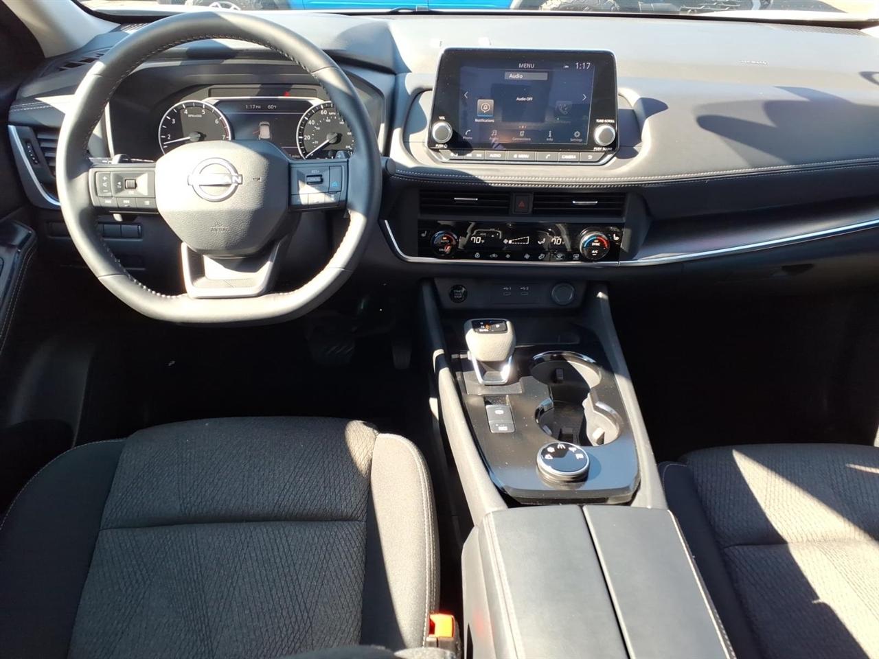 Nissan Rogue AWD SV *Ltd Avail* 2026