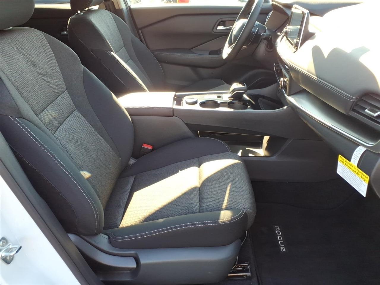 Nissan Rogue AWD SV *Ltd Avail* 2026