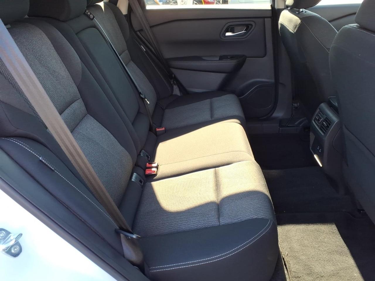 Nissan Rogue AWD SV *Ltd Avail* 2026