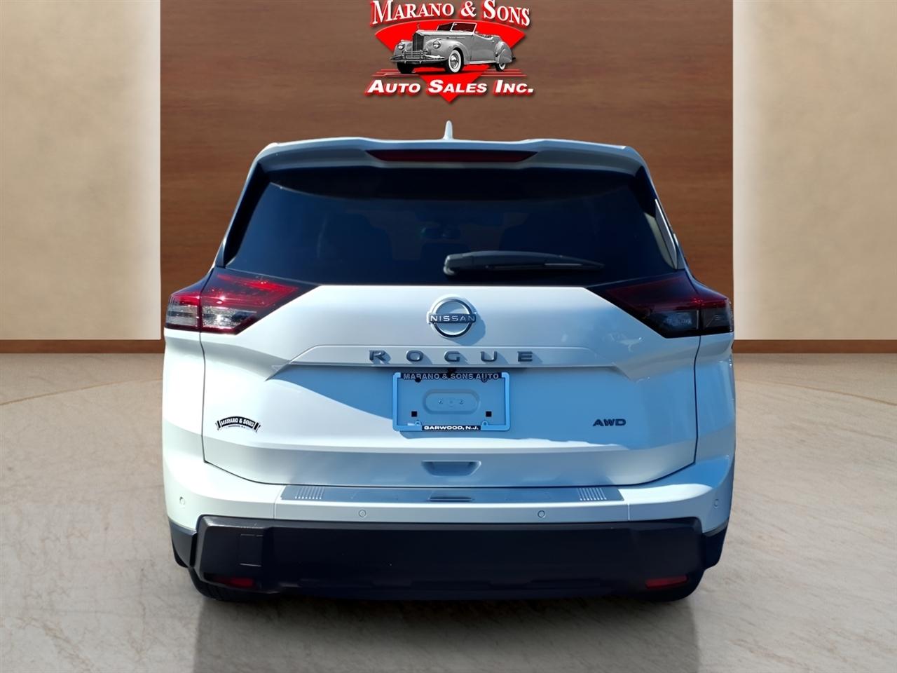 Nissan Rogue AWD SV *Ltd Avail* 2026