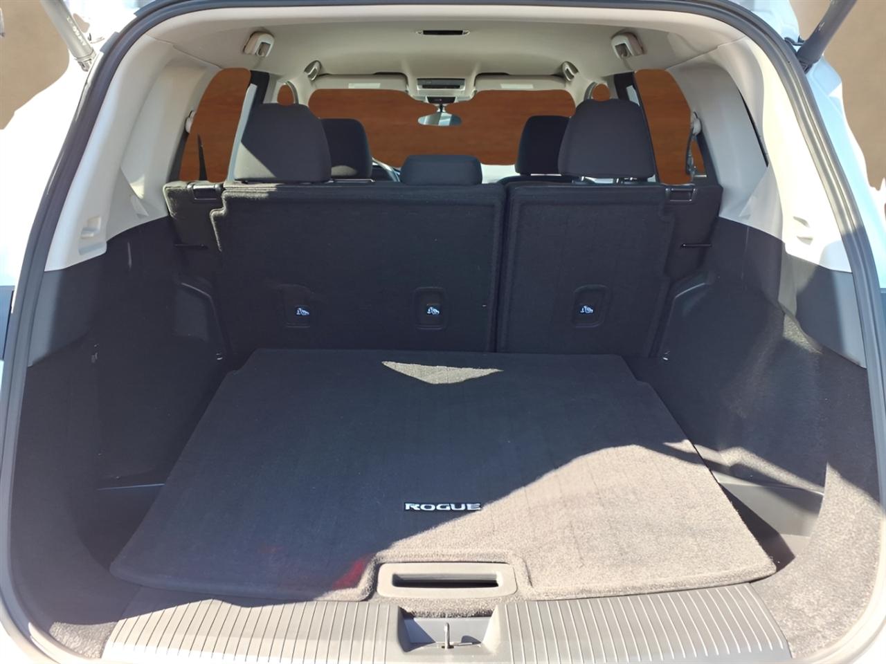Nissan Rogue AWD SV *Ltd Avail* 2026