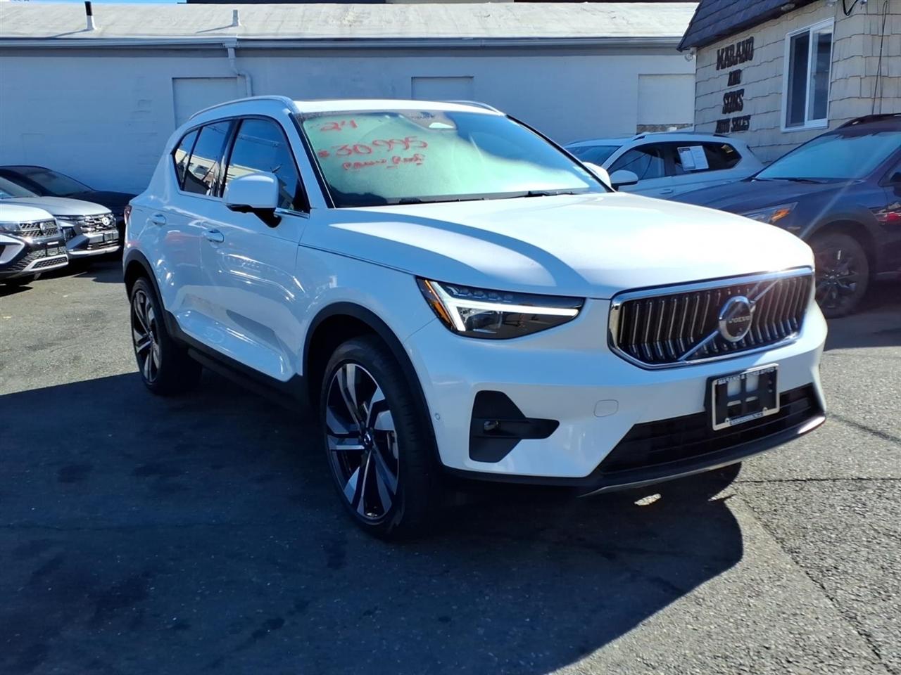 Volvo XC40 B5 AWD Ultimate Bright Theme 2024
